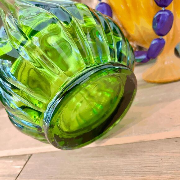 Vintage L.E. Smith 21” Green Simplicity Ribbed Swung Glass Vase Fat Bottom - Picture 5 of 5